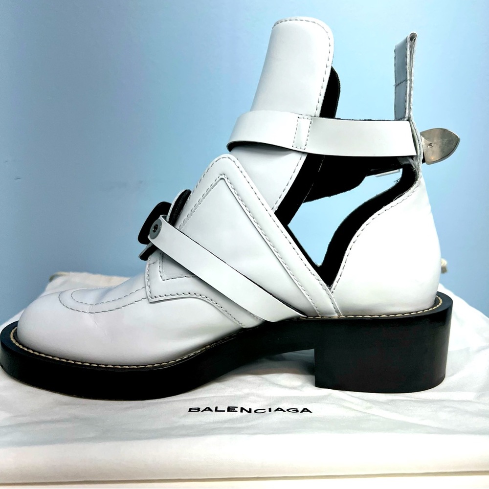 Balenciaga Warto Cut Out Leather Buckle Boots size 38 1/2 (US 8)